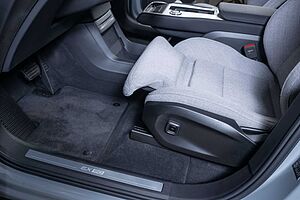 Volvo  Ultra Twin Motor AWD  7-Sitzer Panoramadach CARE