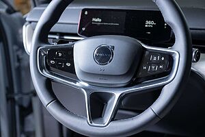 Volvo  Ultra Twin Motor AWD  7-Sitzer Panoramadach CARE