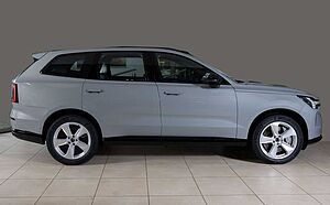 Volvo  Ultra Twin Motor AWD  7-Sitzer Panoramadach CARE