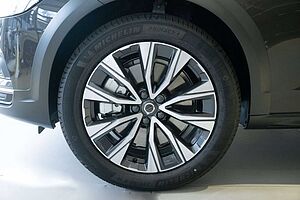 Volvo  CC B4 Plus AWD Navi Leder Voll-LED ACC