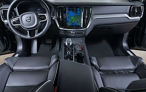 Volvo  B4 Benzin Plus Dark Black-Line ACC Panoramadach