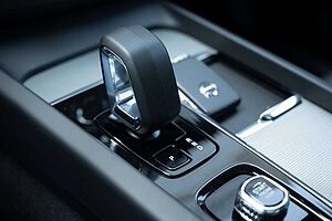 Volvo  T6 AWD Plus Dark Recharge Plug-In Hybrid Leder