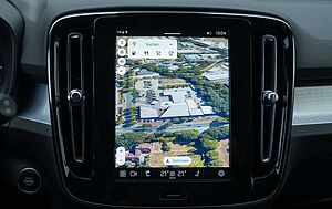 Volvo  B4 Plus Dark 2WD Navi ACC 2-Zonen-Klimaautomatik