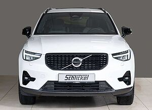 Volvo  B4 Plus Dark 2WD Navi ACC 2-Zonen-Klimaautomatik