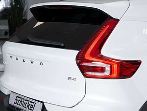 Volvo  B4 Plus Dark 2WD Navi ACC 2-Zonen-Klimaautomatik