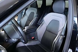 Volvo  B4  AWD R-Design Navi ACC