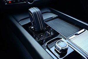 Volvo  B4  AWD R-Design Navi ACC
