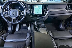 Volvo  B4  AWD R-Design Navi ACC