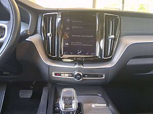 Volvo  B4 AWD Inscription  Navi Leder ACC 2-Zonen-Klimaa.