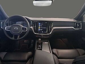 Volvo  B4  R Design Navi ACC Panoramaschiebedach