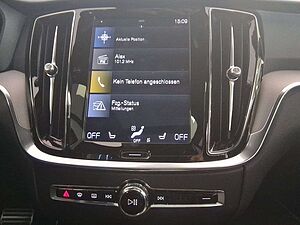 Volvo  B4  R Design Navi ACC Panoramaschiebedach
