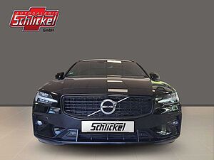 Volvo  B4  R Design Navi ACC Panoramaschiebedach