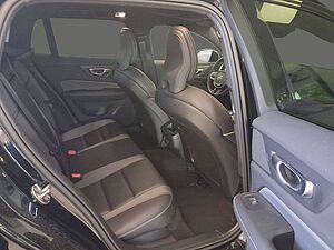 Volvo  B4  R Design Navi ACC Panoramaschiebedach