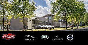 Volvo  B4  R Design Navi ACC Panoramaschiebedach