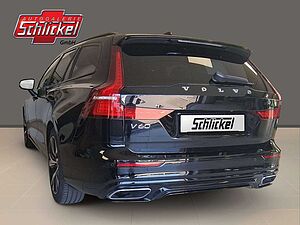 Volvo  B4  R Design Navi ACC Panoramaschiebedach