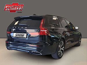 Volvo  B4  R Design Navi ACC Panoramaschiebedach