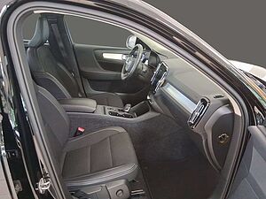 Volvo  T3 Momentum Pro Navi ACC Kamera AHK el. Klimaauto.