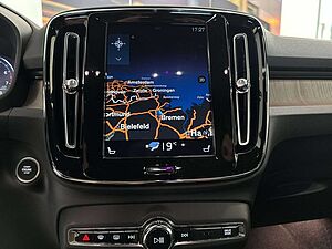 Volvo  T4 Inscription Navi BLIS Leder ACC Kamera AHK Met.
