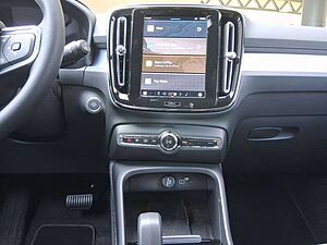 Volvo  B4 Plus Dark Navi ACC Panoramaschiebedach