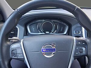 Volvo  D4 Summum Navi Leder Klimaautomatik Standheizung