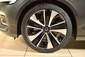 Volvo  Momentum Pro Navi Leder 360° Kamera Standhzg