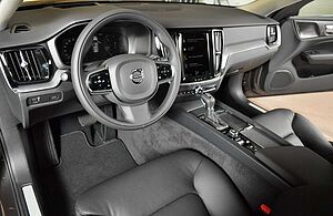 Volvo  Momentum Pro Navi Leder 360° Kamera Standhzg