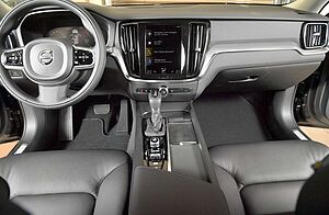 Volvo  Momentum Pro Navi Leder 360° Kamera Standhzg