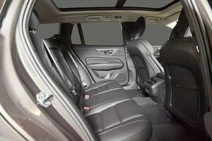 Volvo  Momentum Pro Navi Leder 360° Kamera Standhzg