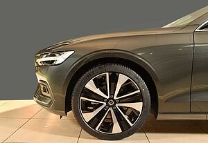 Volvo  Momentum Pro Navi Leder 360° Kamera Standhzg