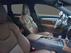 Volvo  D4 Momentum Pro Navi Leder ACC Kamera AHK Met.