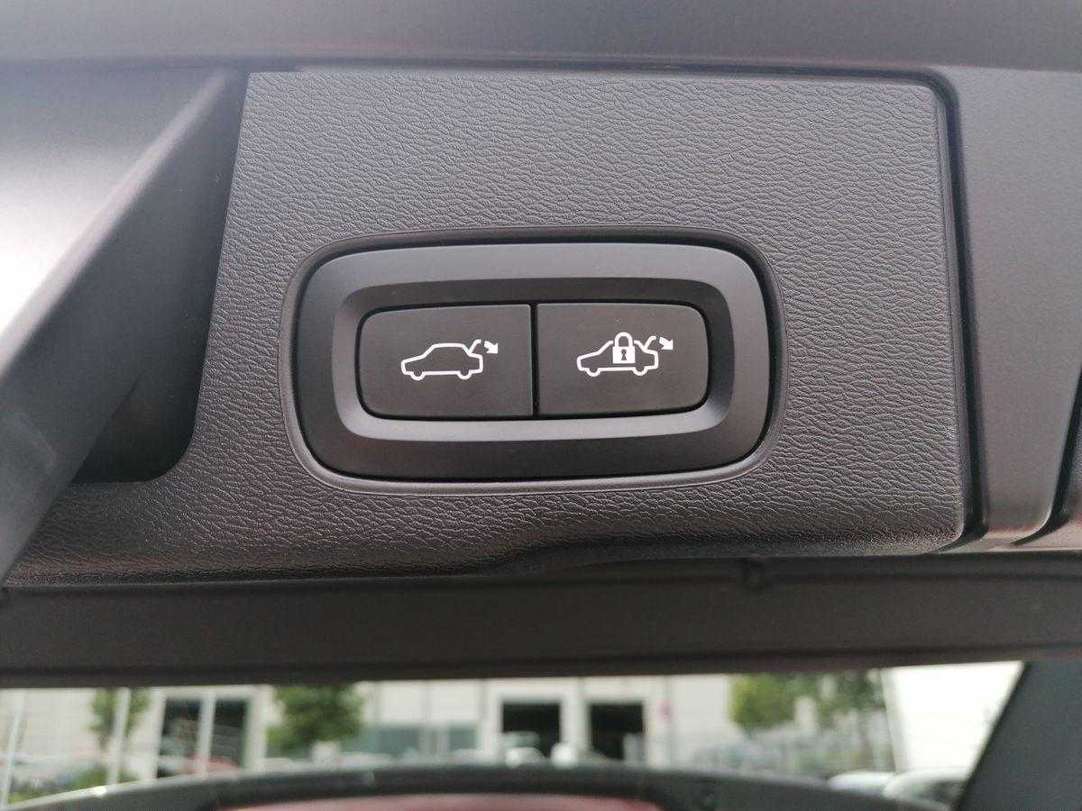 Volvo  Plug-In Hybrid AWD
