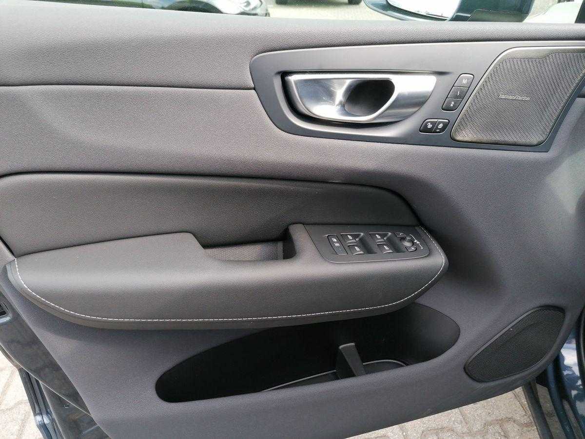 Volvo  Recharge Plug-In Hybrid AWD
