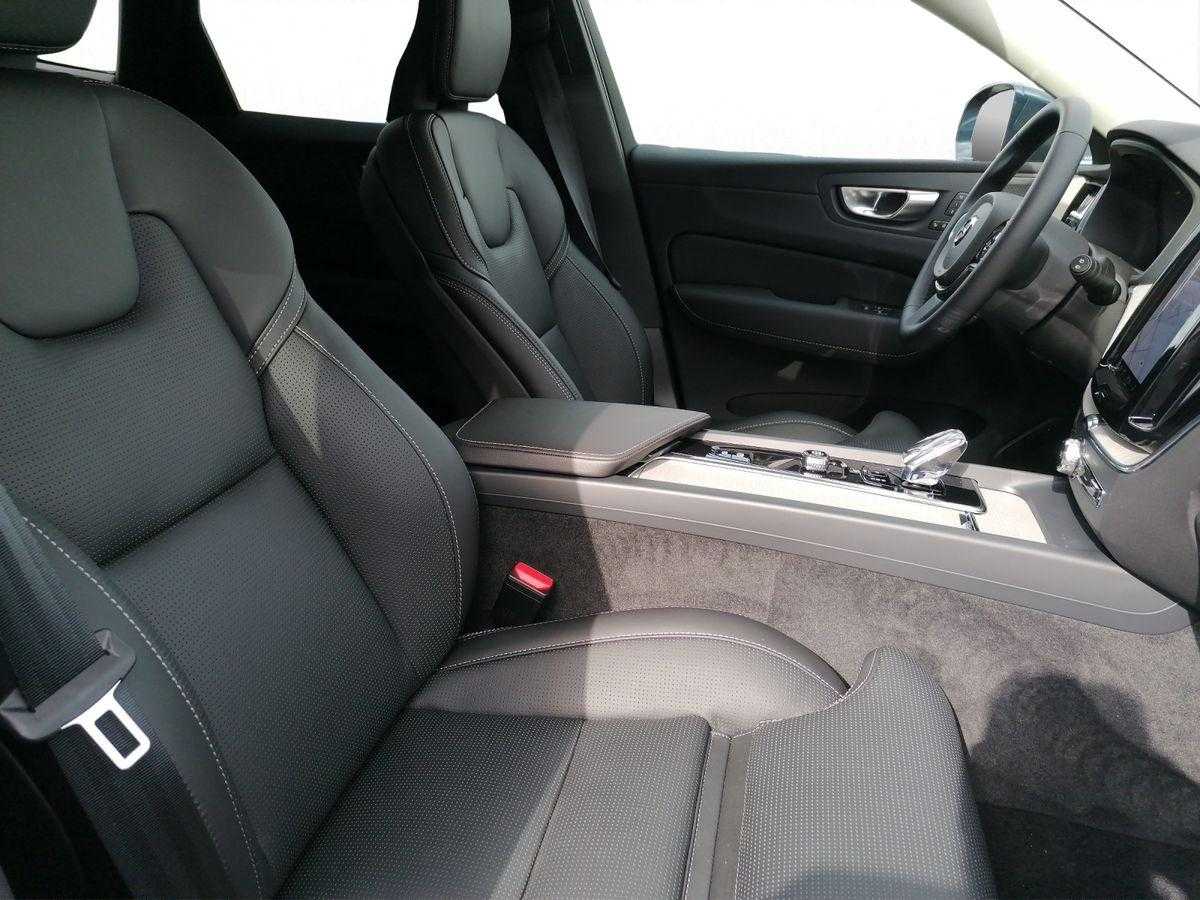 Volvo  Recharge Plug-In Hybrid AWD