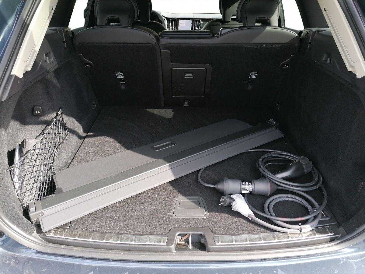 Volvo  Recharge Plug-In Hybrid AWD