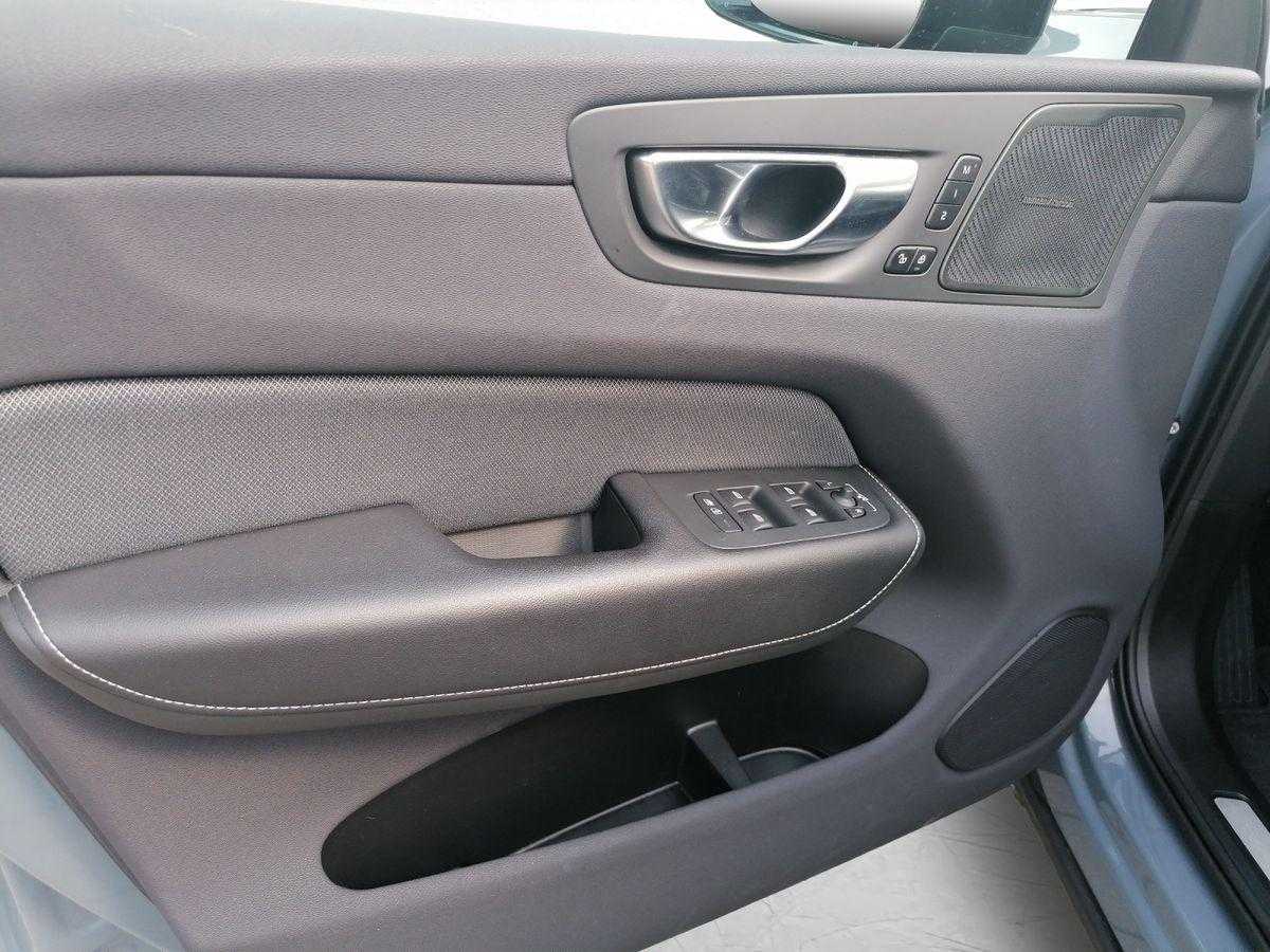 Volvo  R Design AWD