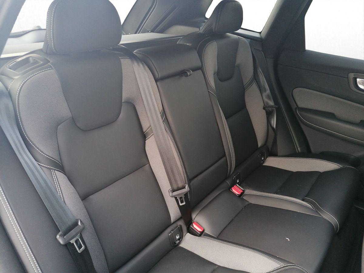 Volvo  R Design AWD