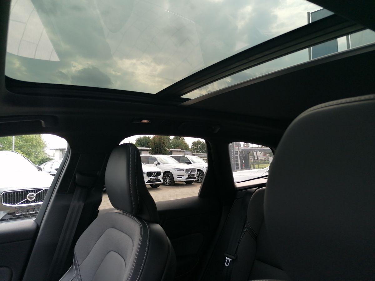 Volvo  R Design AWD