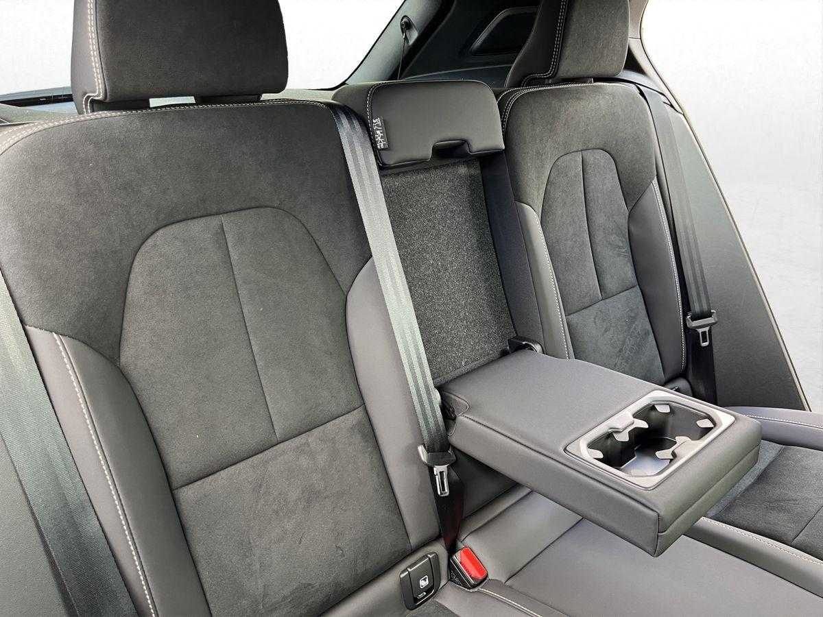 Volvo  Plus 2WD