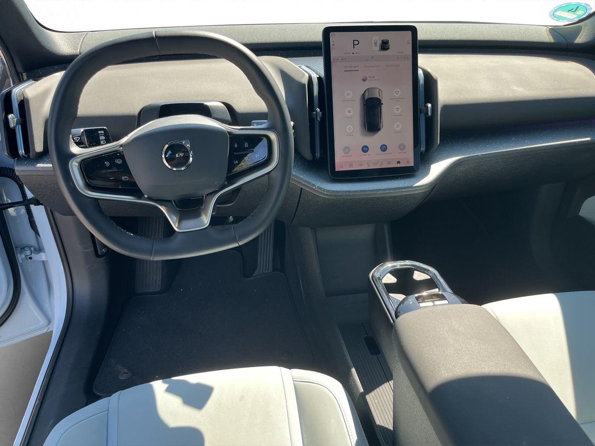 Volvo  Ultra AWD Performance Pure Electric