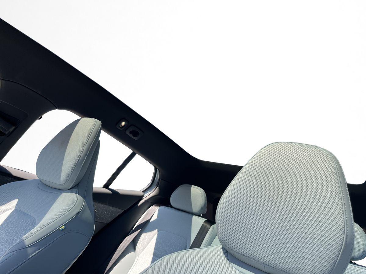 Volvo  Ultra AWD Performance Pure Electric
