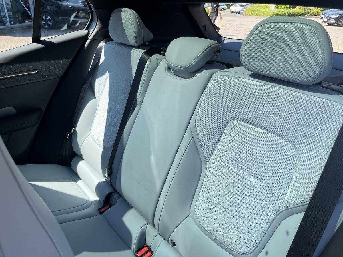 Volvo  Ultra AWD Performance Pure Electric