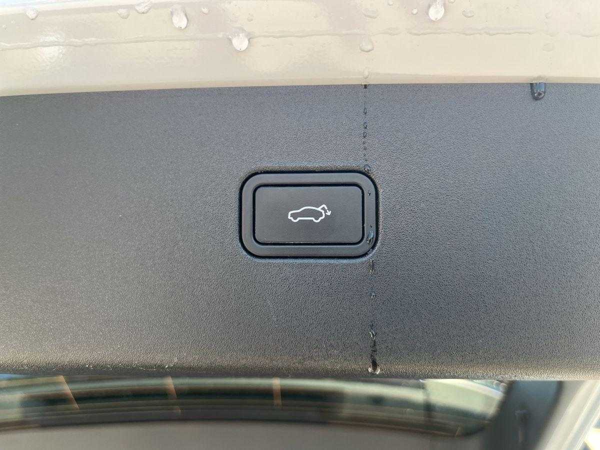 Volvo  Ultra AWD Performance Pure Electric