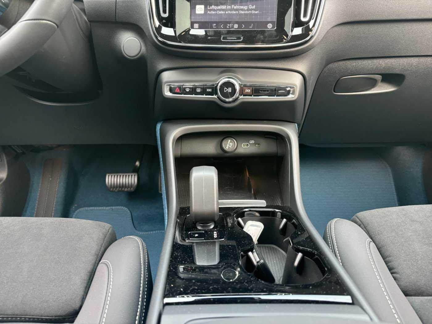 Volvo  2WD