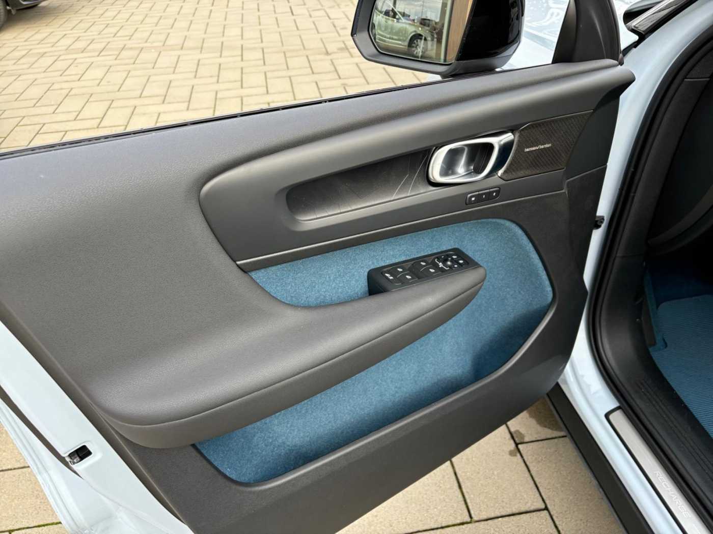 Volvo  2WD