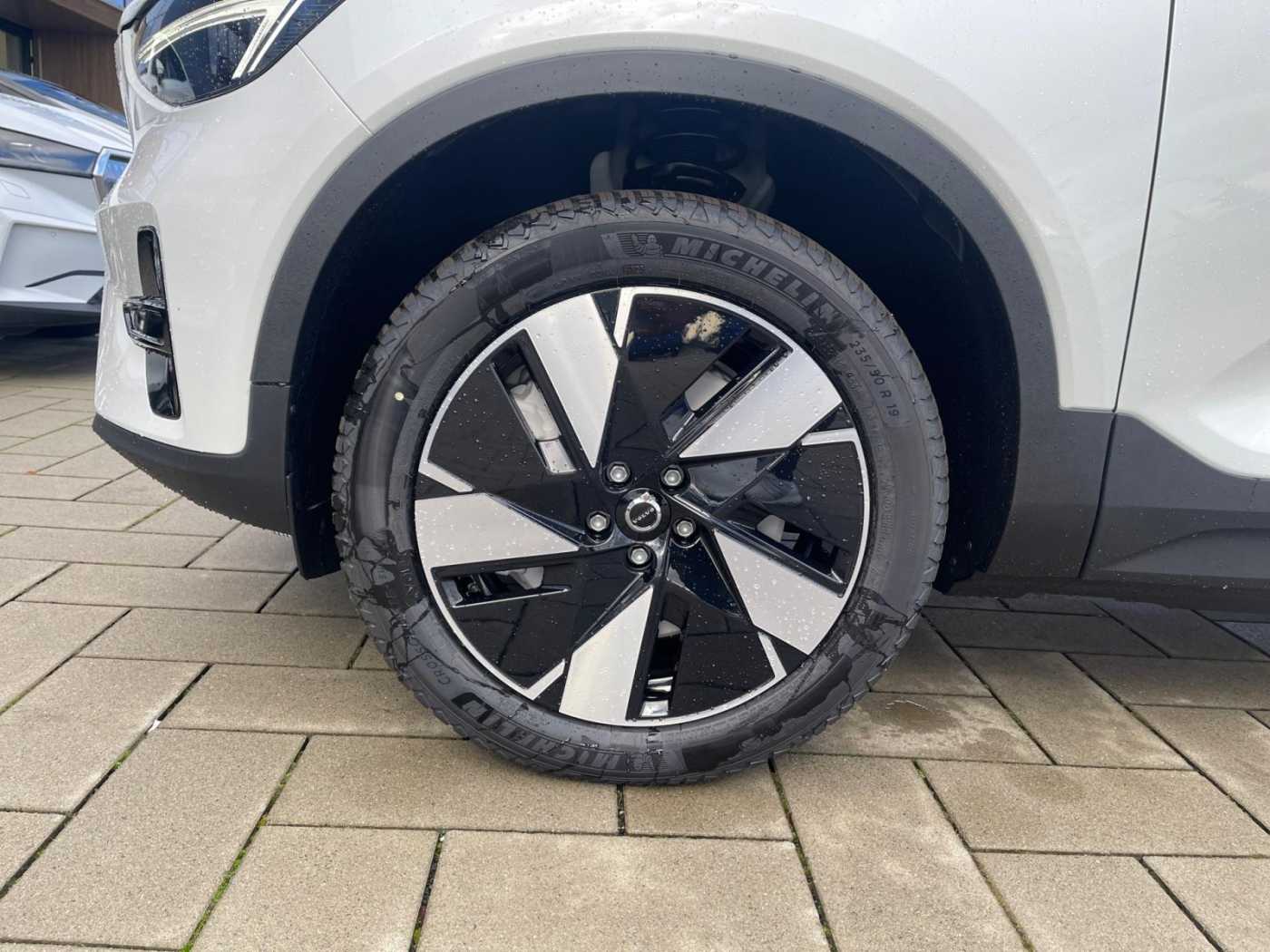 Volvo  Plus 2WD