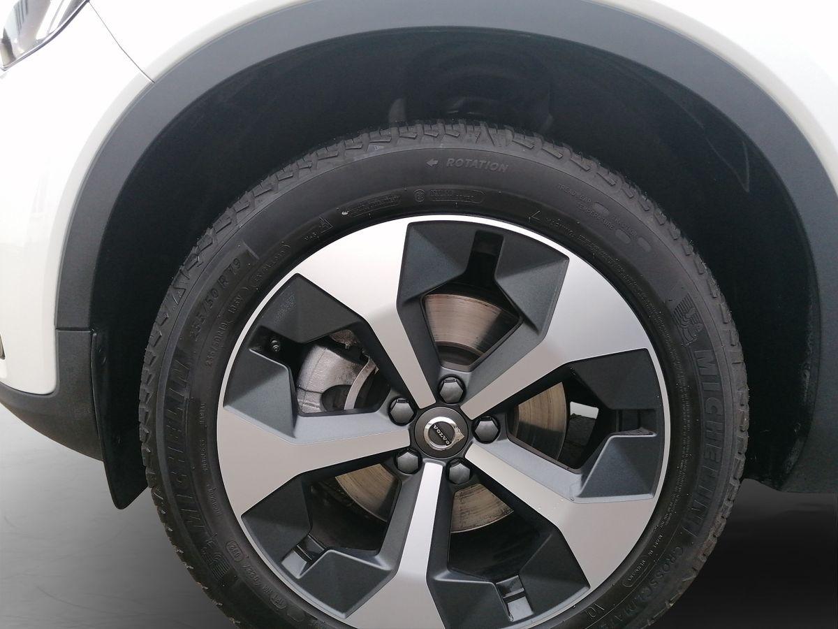 Volvo  XC40