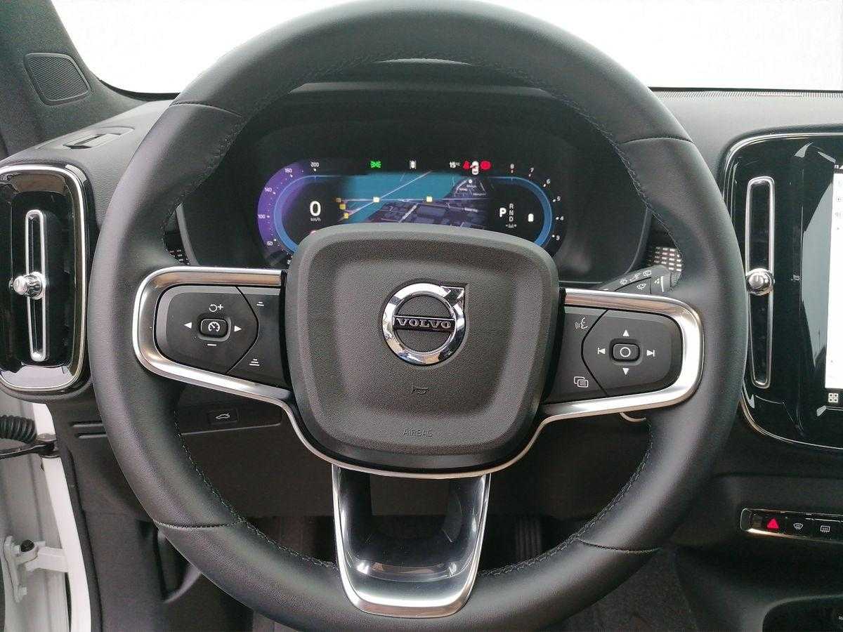 Volvo  XC40