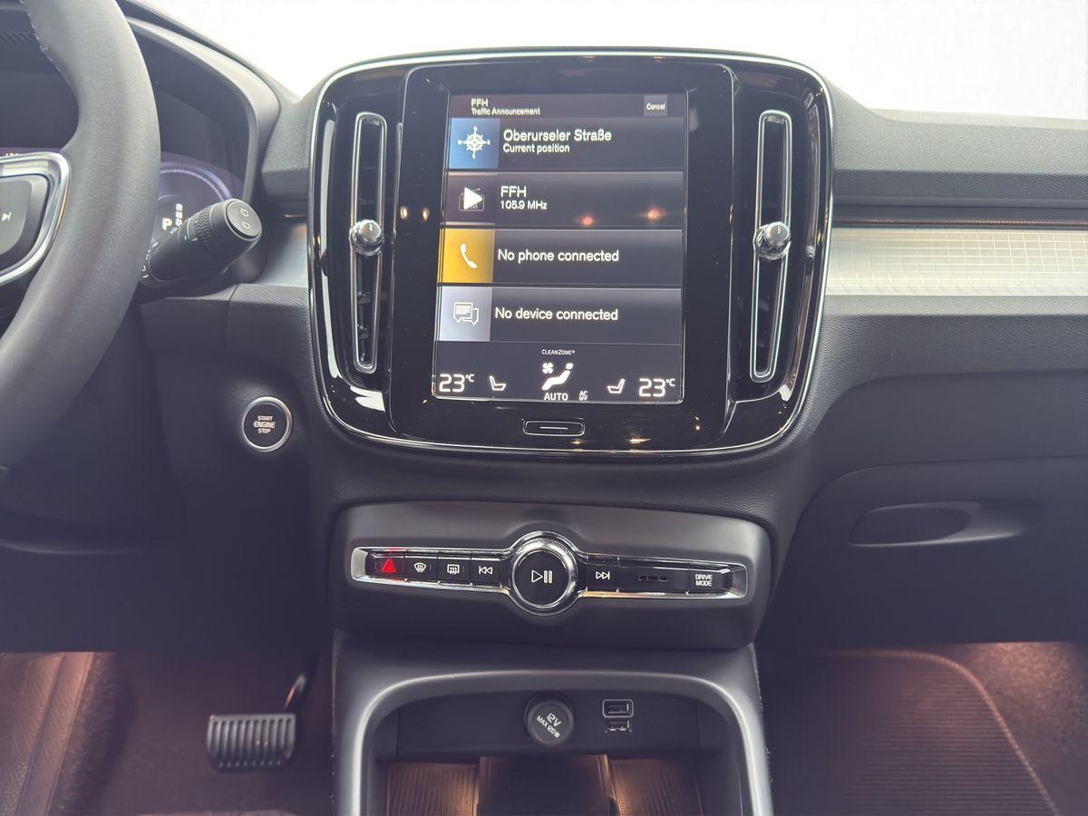 Volvo  Plus Dark 2WD