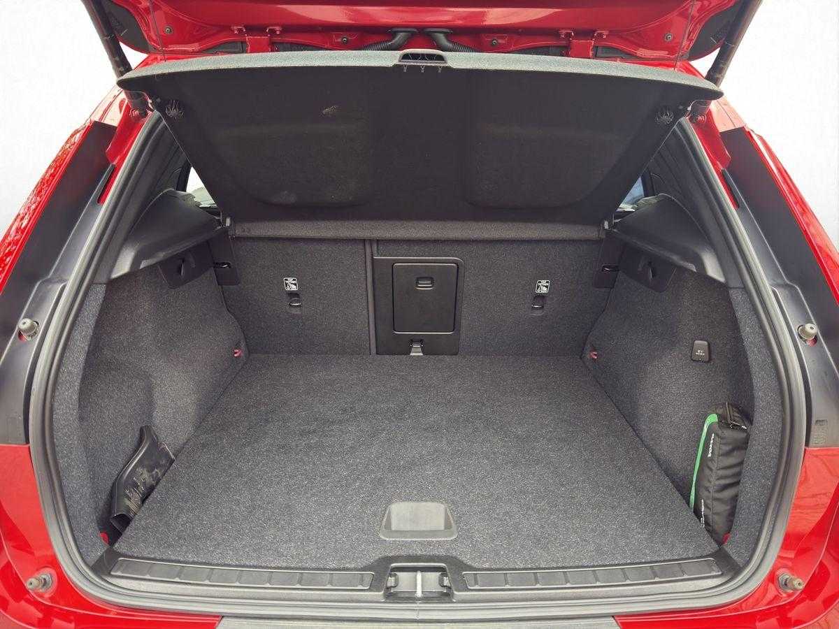 Volvo  Plus Dark 2WD