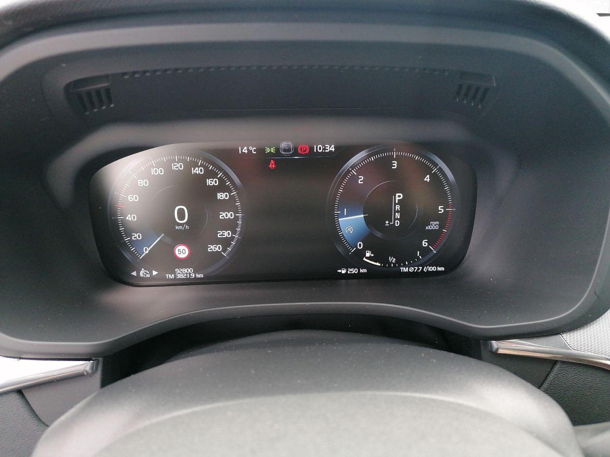 Volvo  R Design 2WD